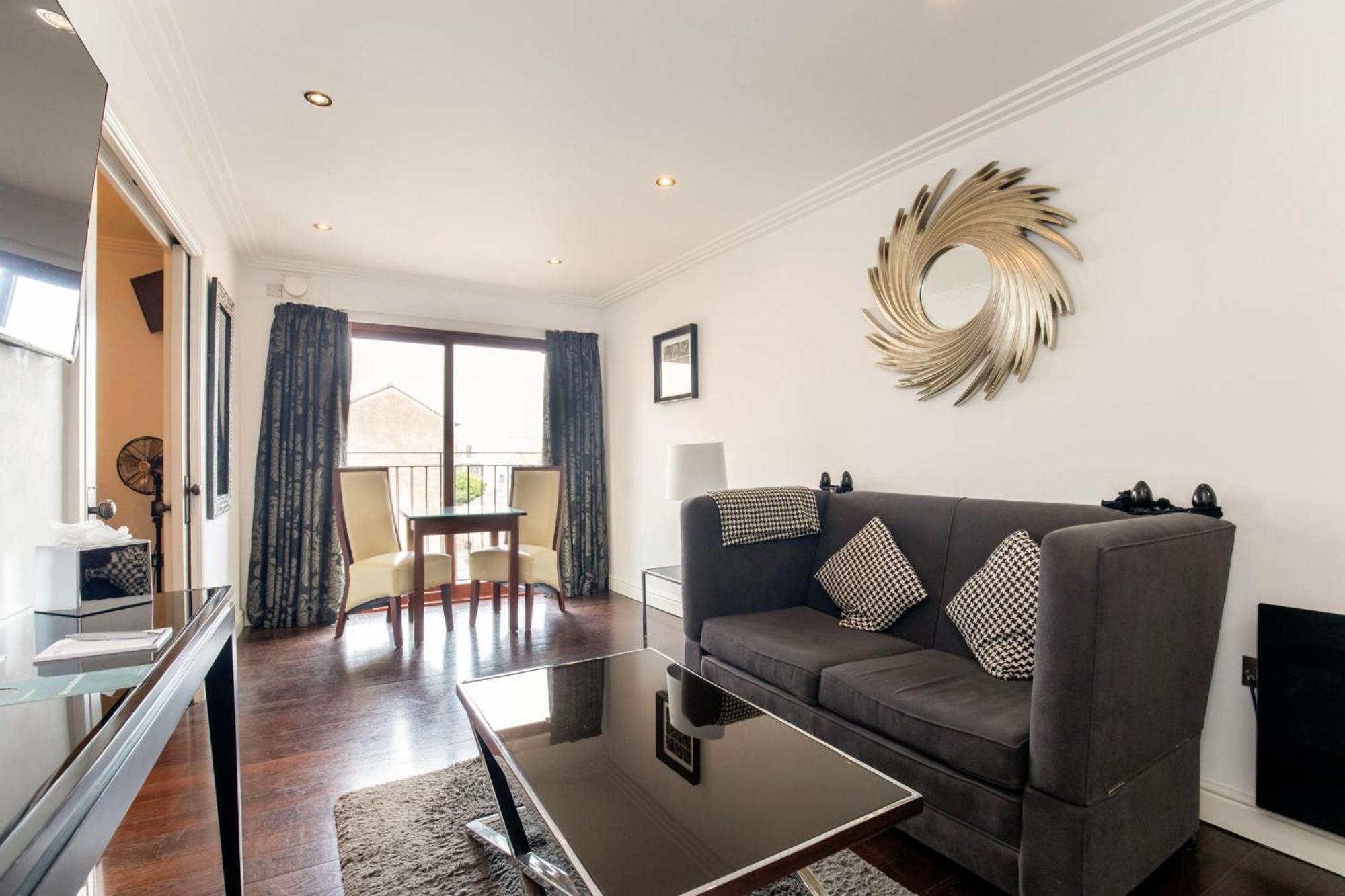 Strozzi Palace Suites By Mansley Cheltenham Buitenkant foto