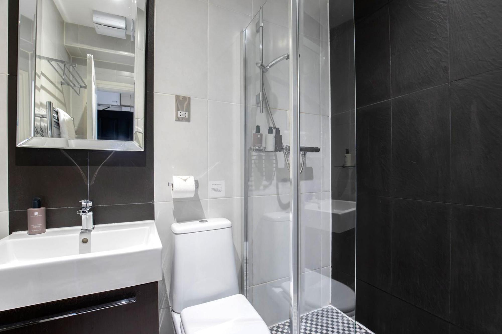 Strozzi Palace Suites By Mansley Cheltenham Buitenkant foto