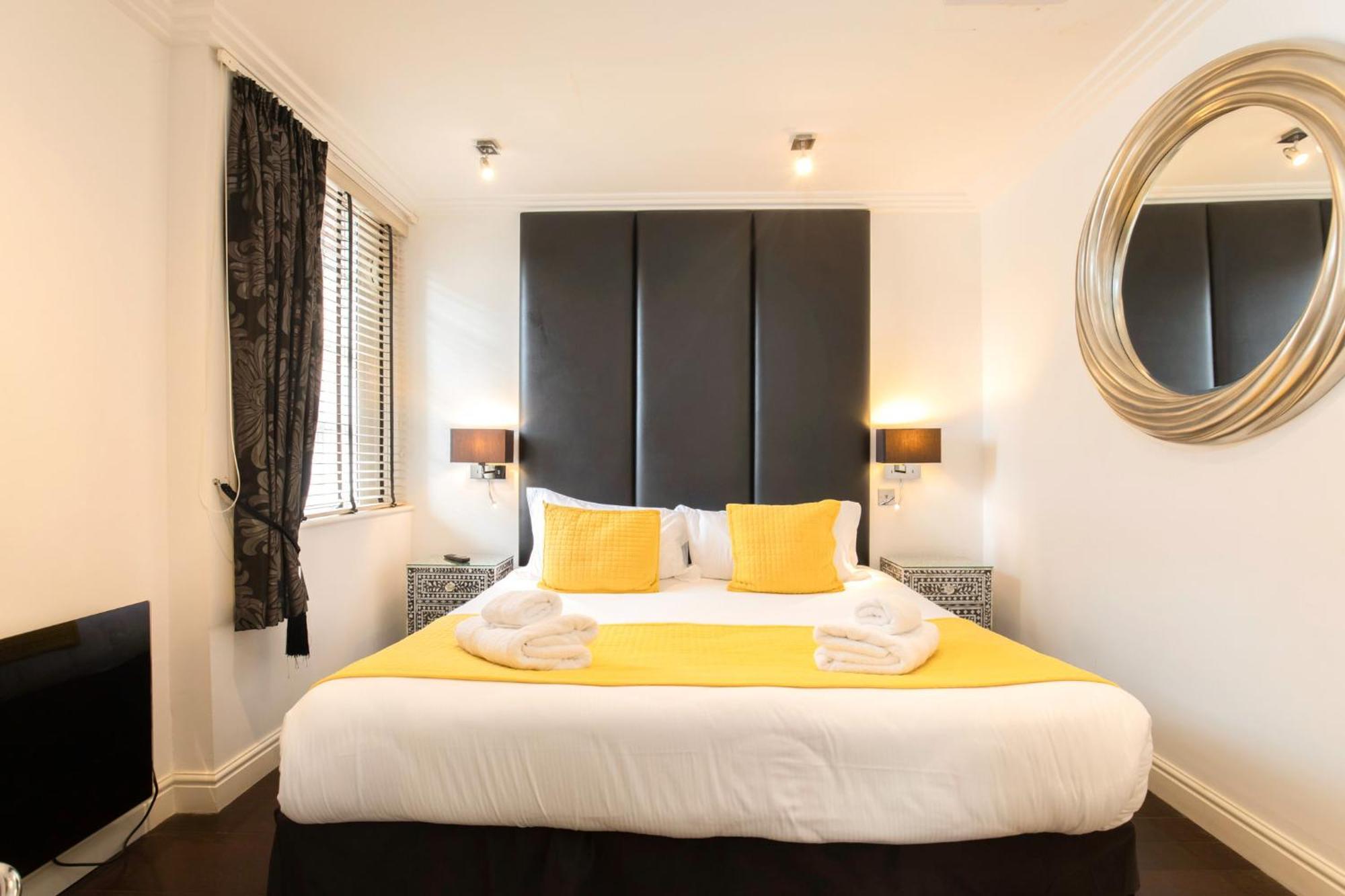 Strozzi Palace Suites By Mansley Cheltenham Buitenkant foto