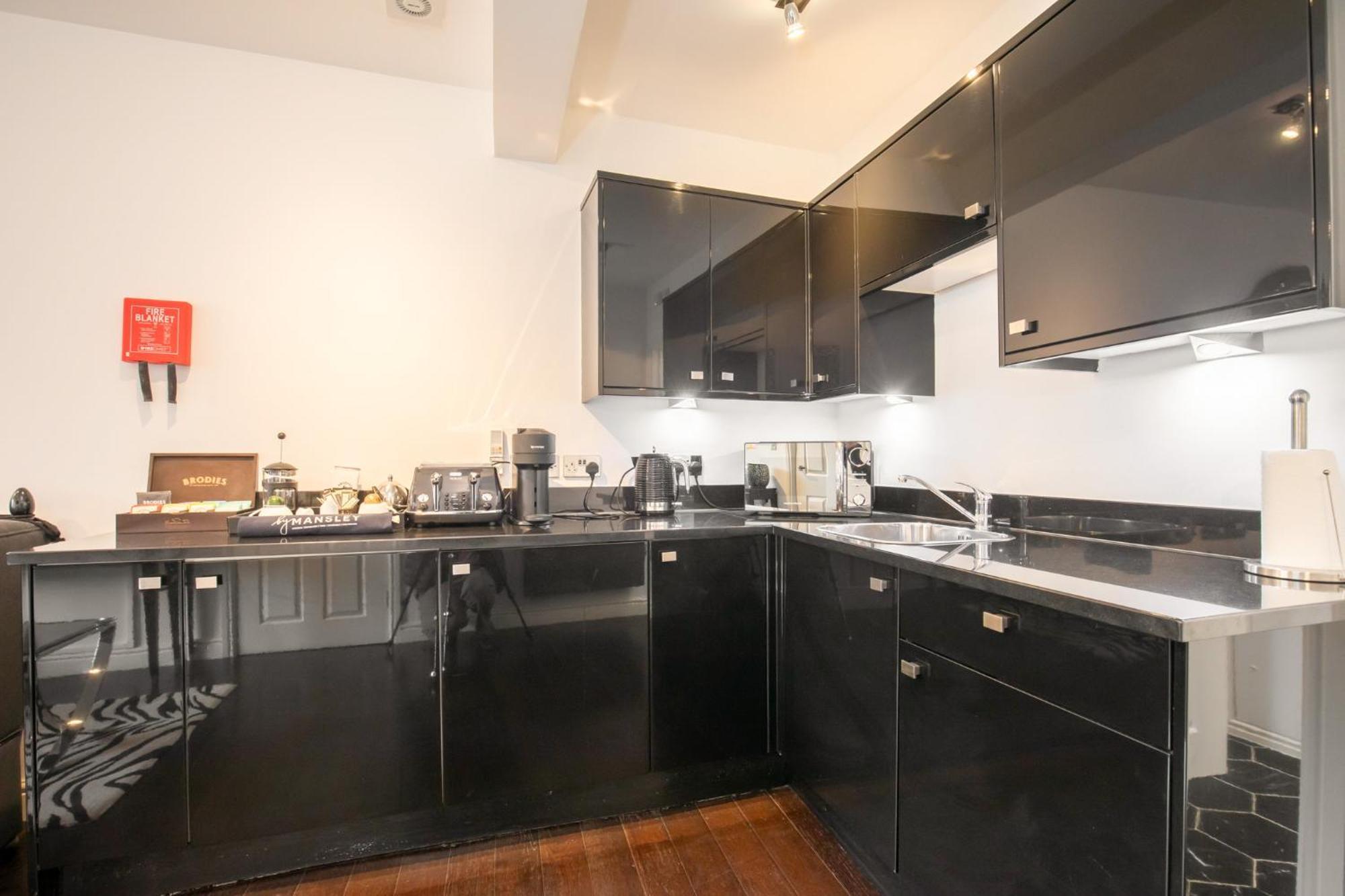 Strozzi Palace Suites By Mansley Cheltenham Buitenkant foto