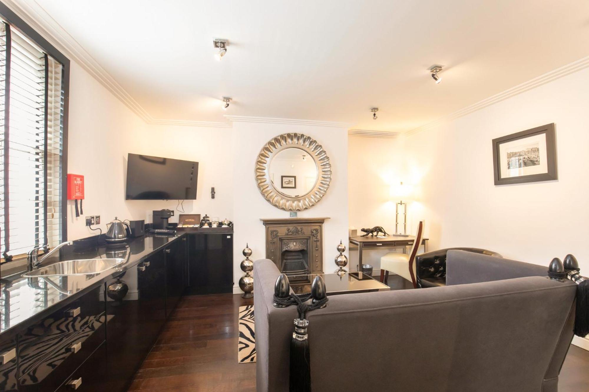 Strozzi Palace Suites By Mansley Cheltenham Buitenkant foto