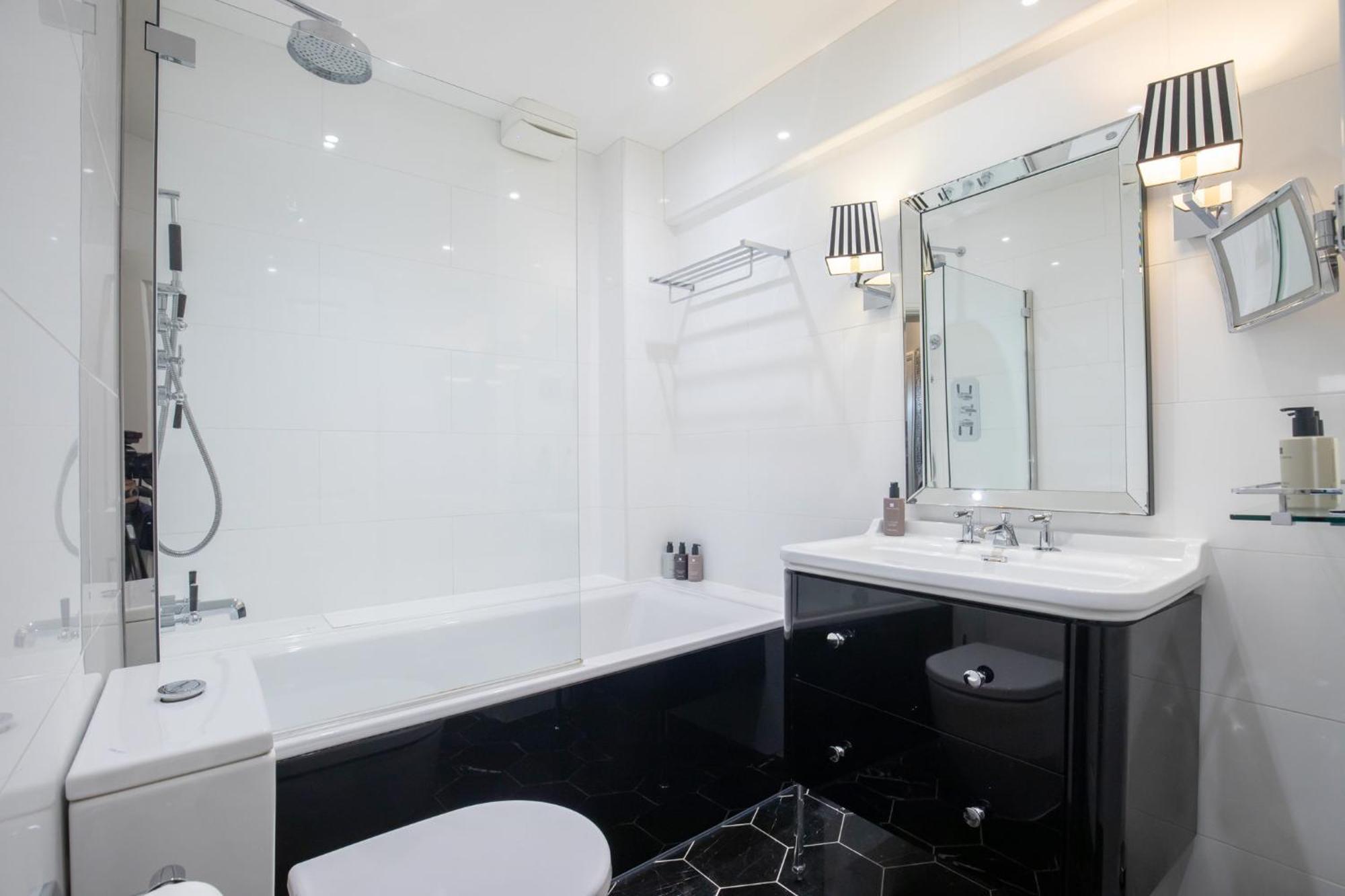 Strozzi Palace Suites By Mansley Cheltenham Buitenkant foto
