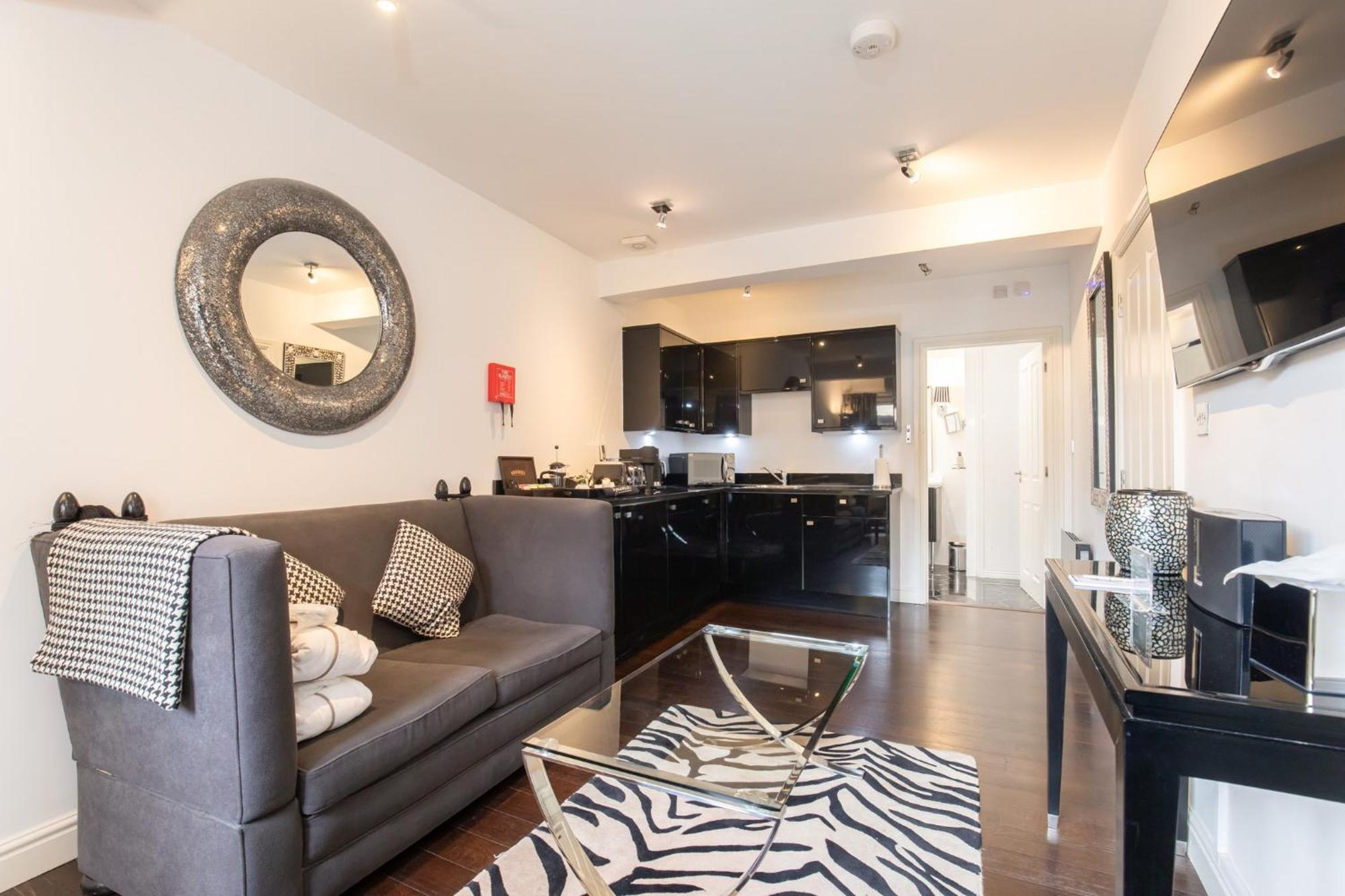 Strozzi Palace Suites By Mansley Cheltenham Buitenkant foto