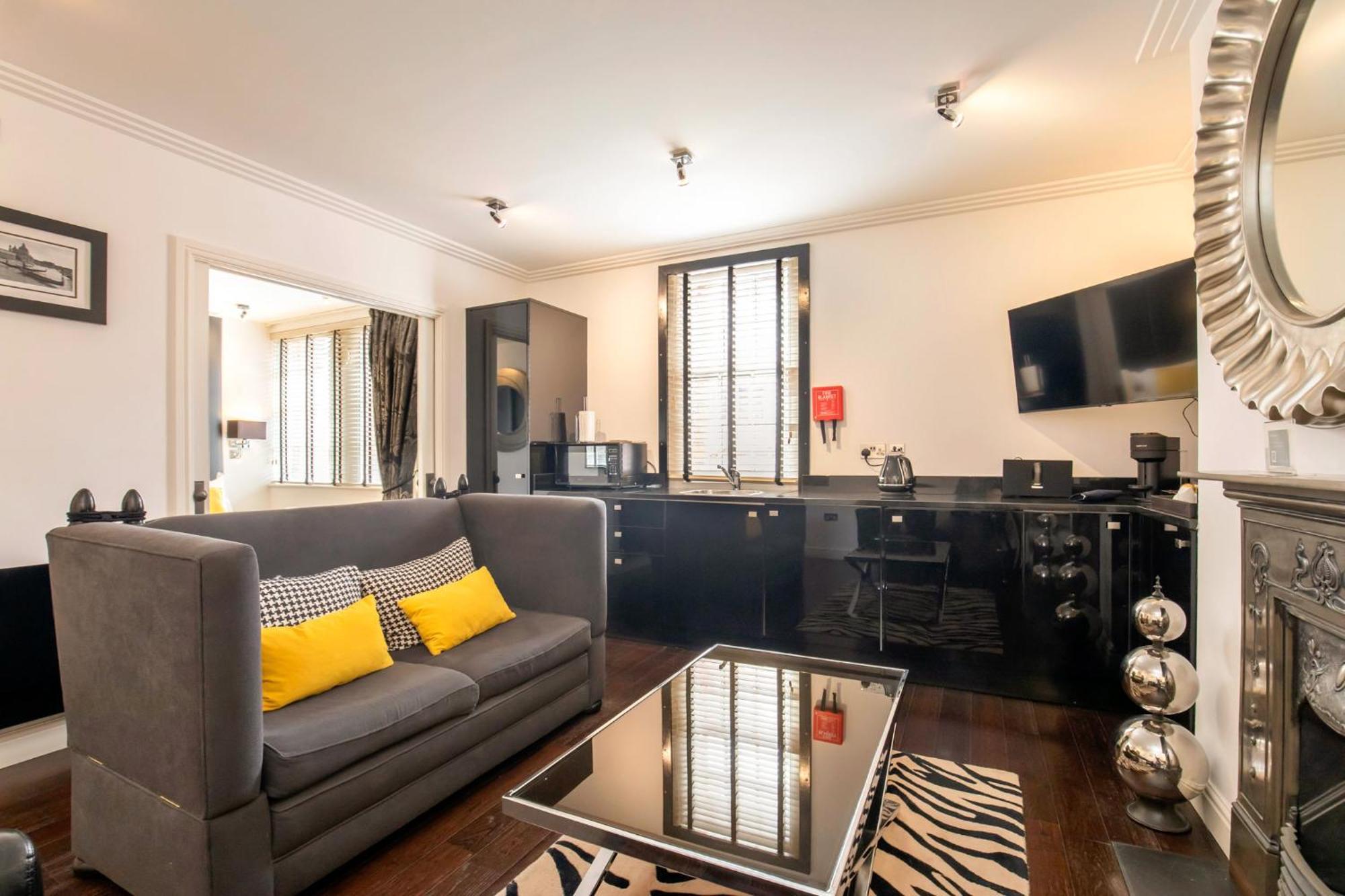 Strozzi Palace Suites By Mansley Cheltenham Buitenkant foto