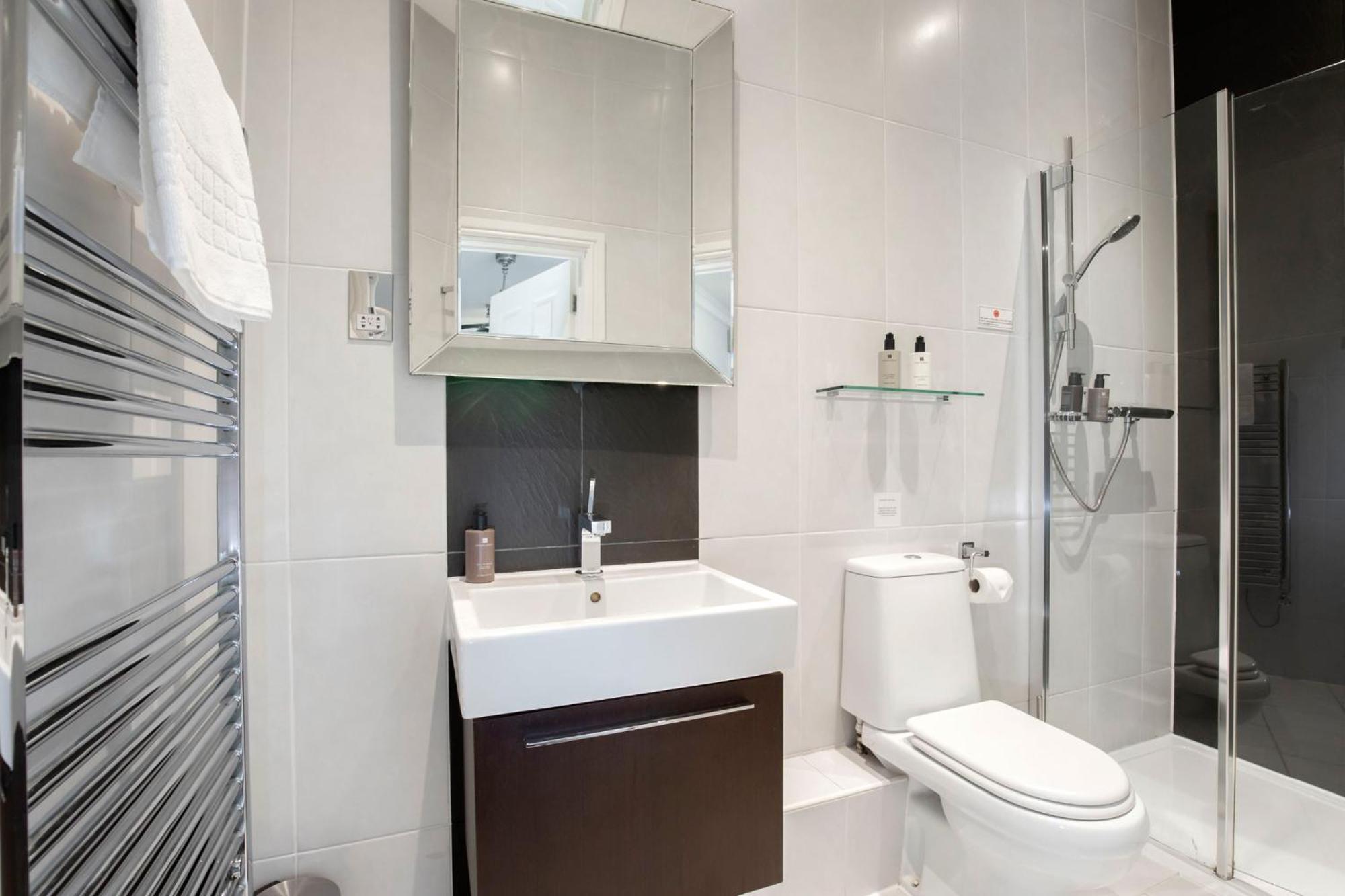 Strozzi Palace Suites By Mansley Cheltenham Buitenkant foto