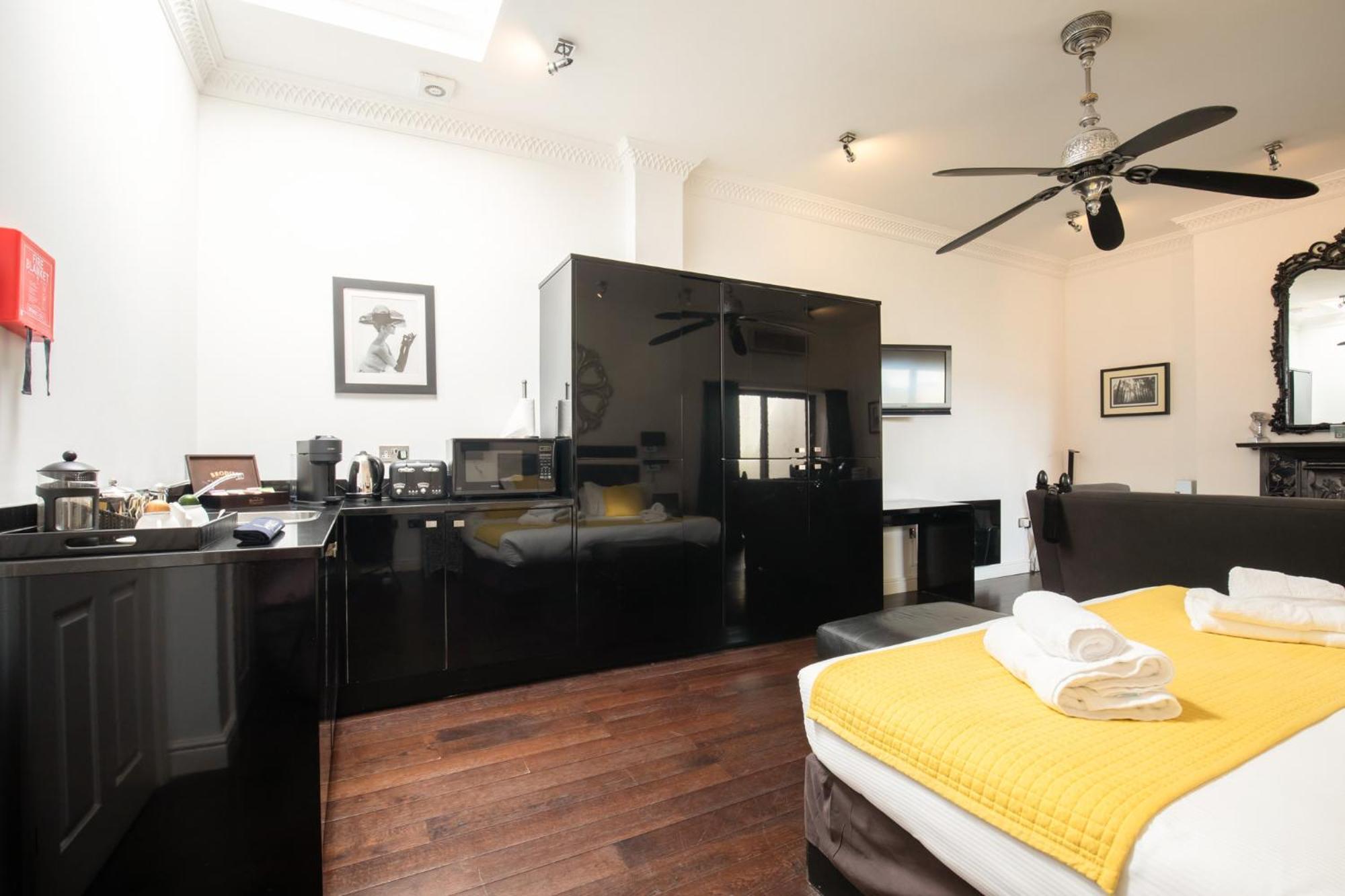 Strozzi Palace Suites By Mansley Cheltenham Buitenkant foto