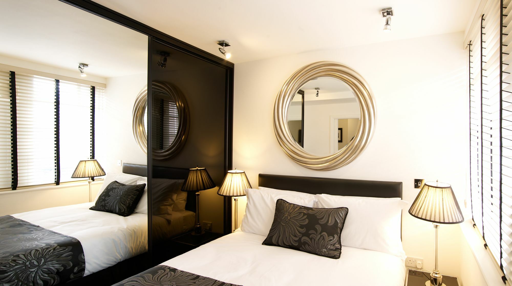 Strozzi Palace Suites By Mansley Cheltenham Buitenkant foto