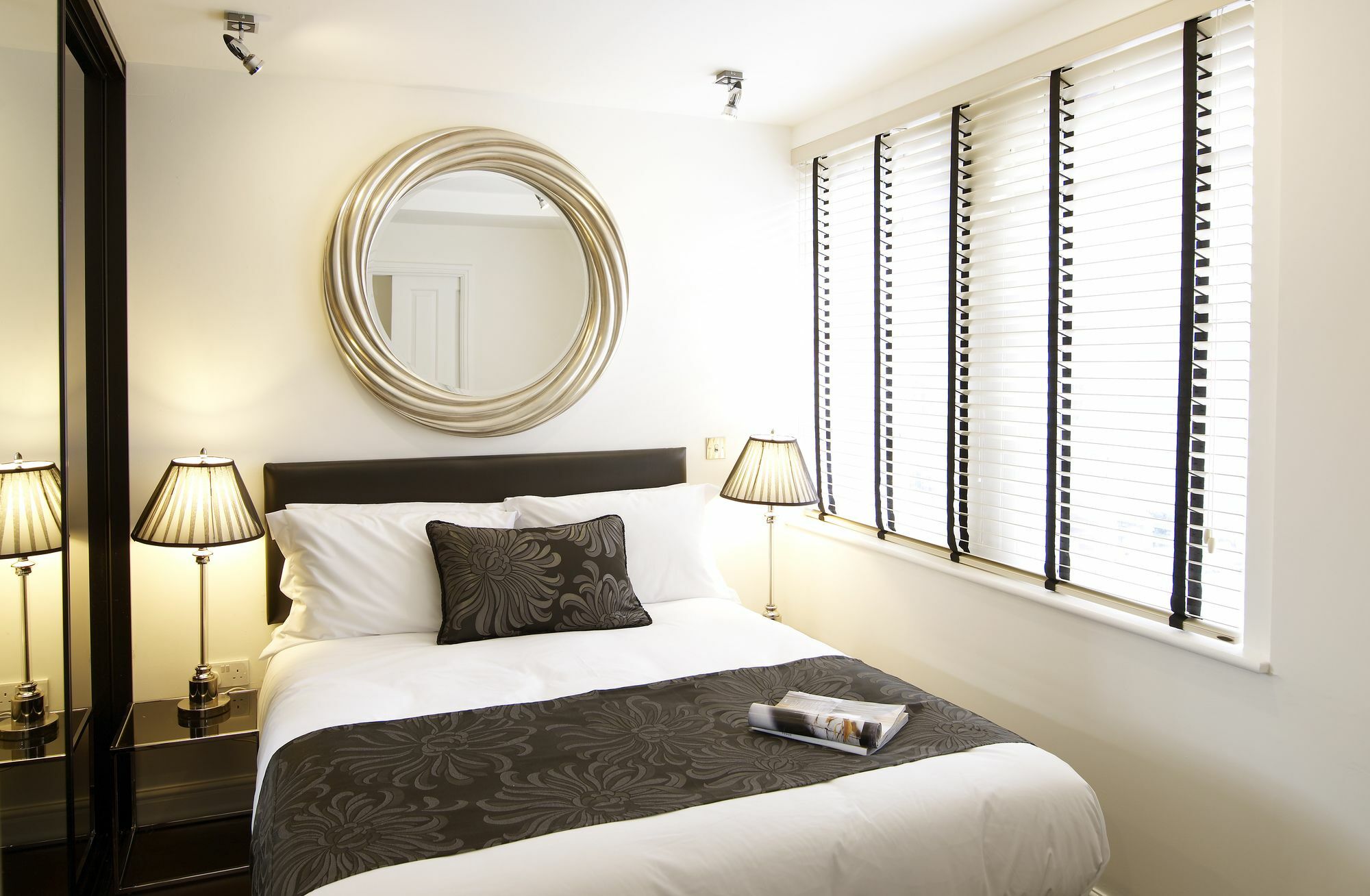 Strozzi Palace Suites By Mansley Cheltenham Buitenkant foto